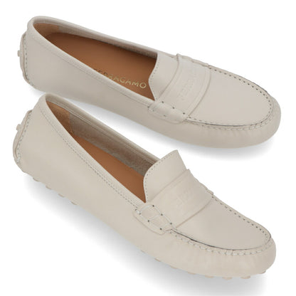 FERRAGAMO クリーム色 ローファー