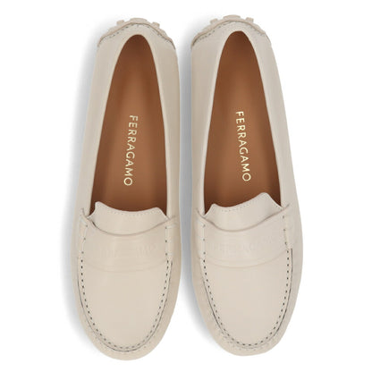 FERRAGAMO クリーム色 ローファー