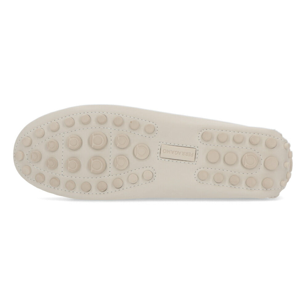 FERRAGAMO クリーム色 ローファー