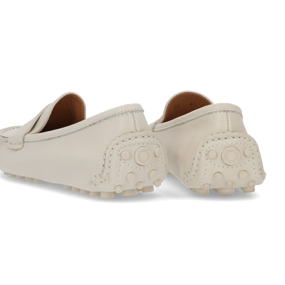 FERRAGAMO クリーム色 ローファー