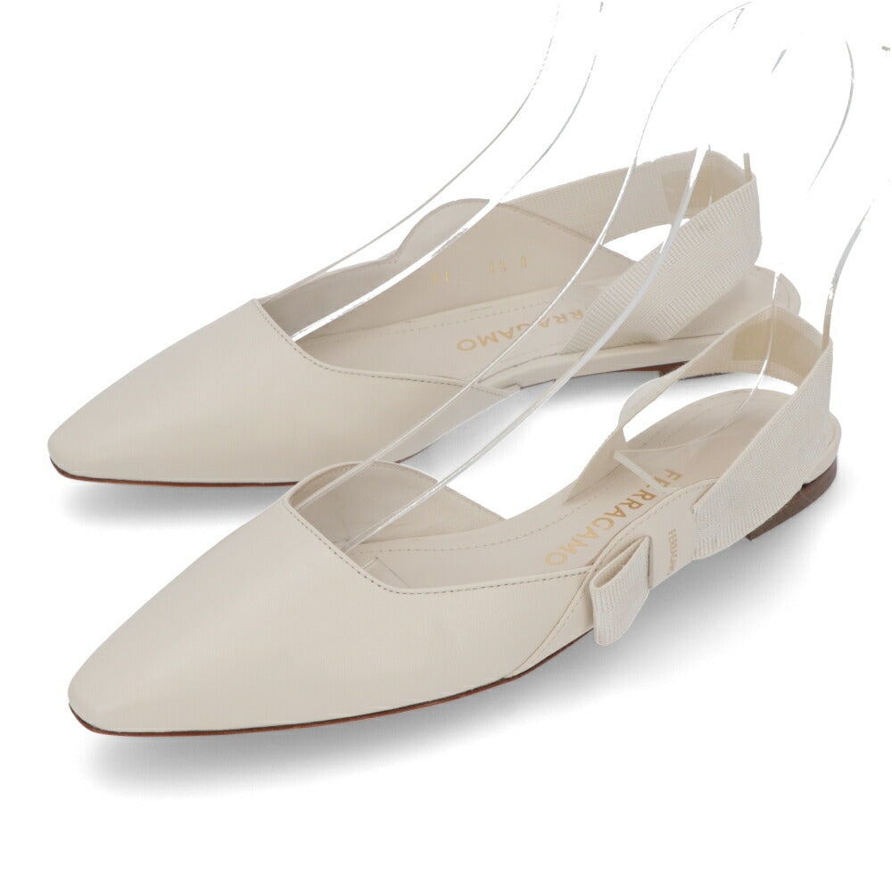 FERRAGAMO パンプス VANIA ホワイト ポインテッドトゥ ヒールなし 0763421