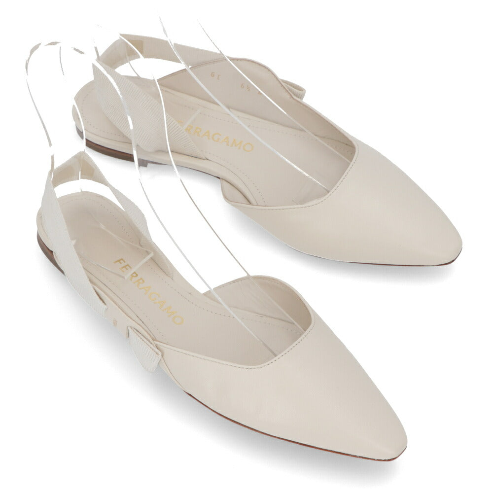 FERRAGAMO パンプス VANIA ホワイト ポインテッドトゥ ヒールなし 0763421