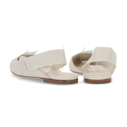 FERRAGAMO パンプス VANIA ホワイト ポインテッドトゥ ヒールなし 0763421