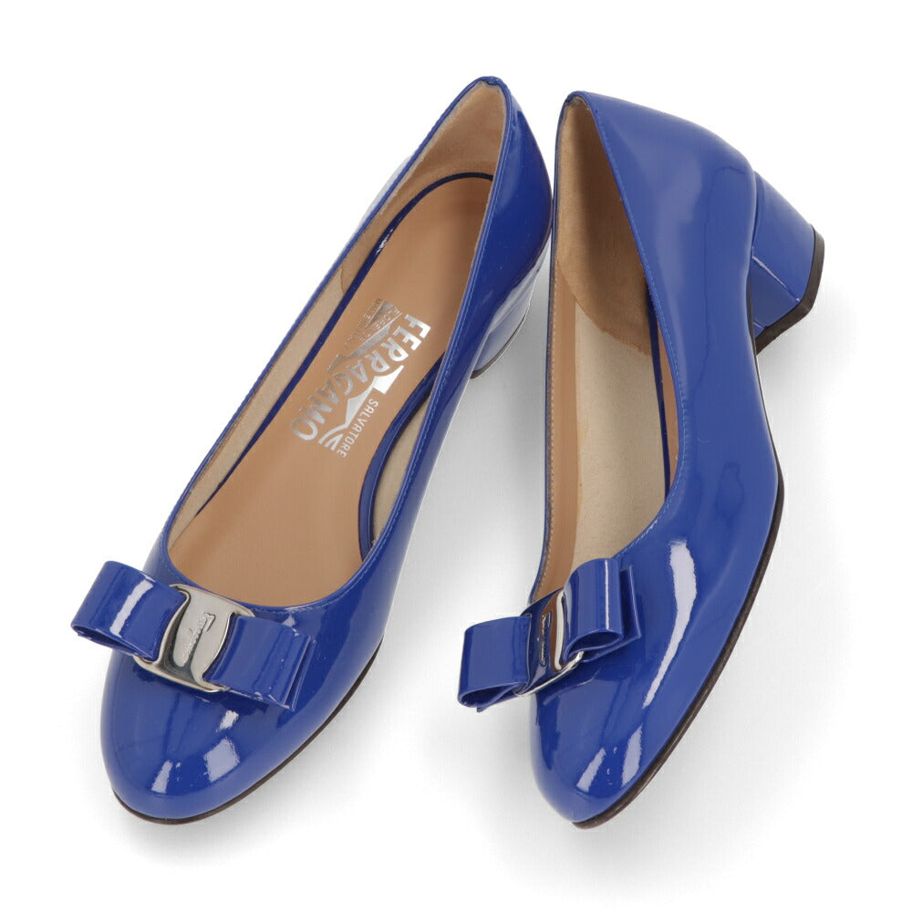 FERRAGAMO パンプス VARA ブルー 0763694