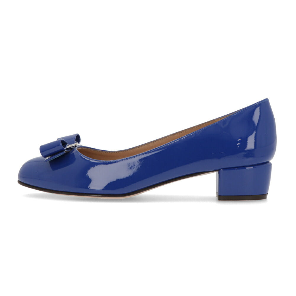 FERRAGAMO パンプス VARA ブルー 0763694