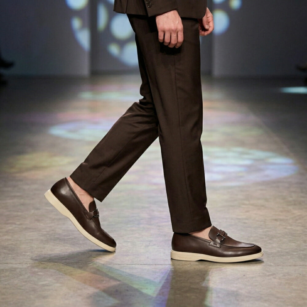 FERRAGAMO レザーシューズ ブラウン カーフスキン ローファー ビジネスシューズ ローファー M COSIMO 774494