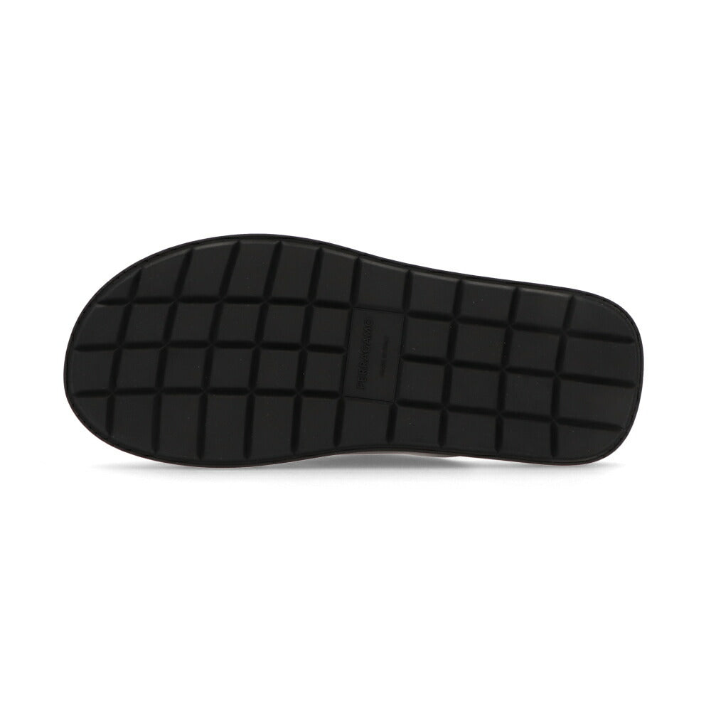 FERRAGAMO サンダル ブラック カーフレザー フラットサンダル ロゴ M CAIO RES 774329