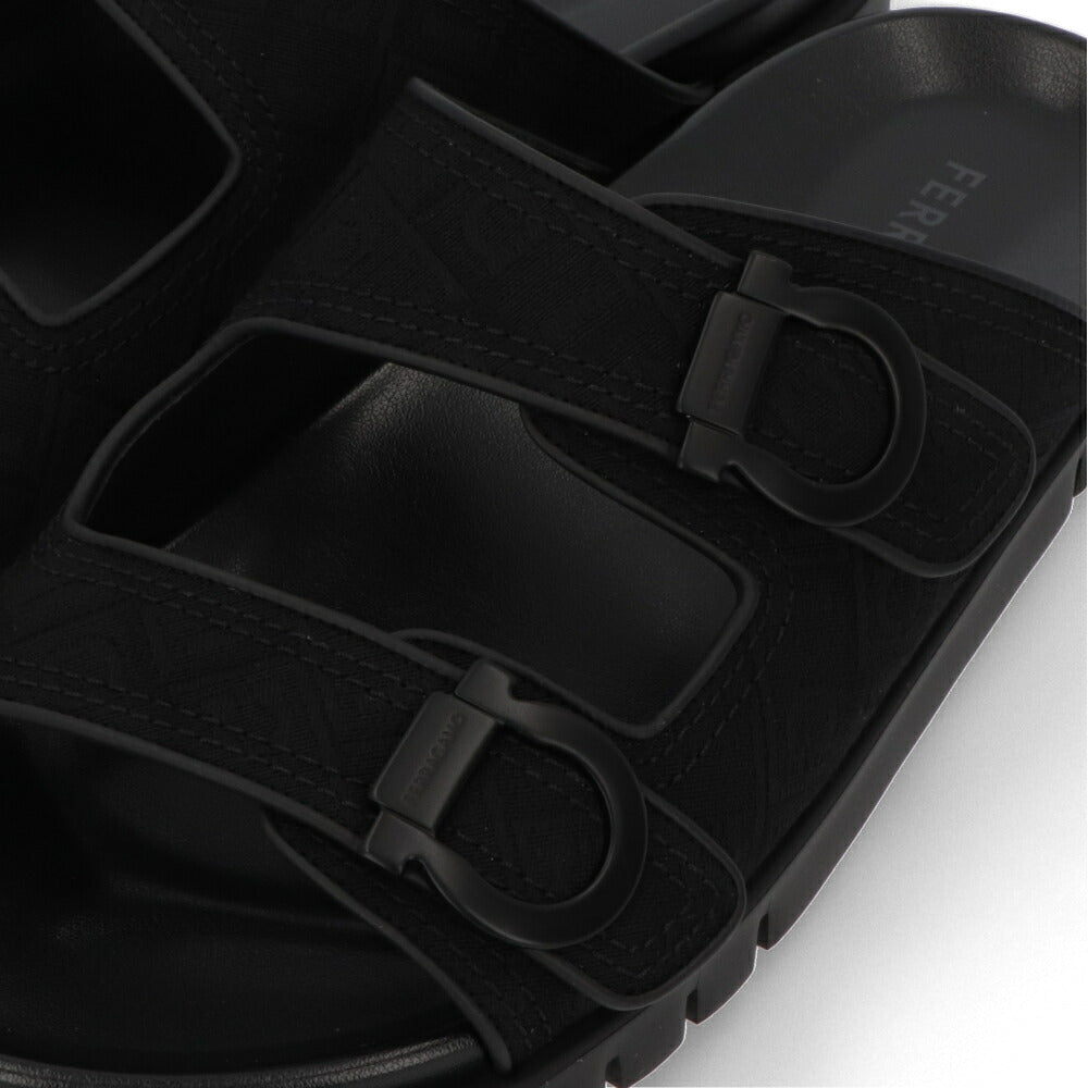 FERRAGAMO ブラック コンフォートサンダル ダブルストラップ ガンチーニ ジャガード M COLLY JCQ 775573