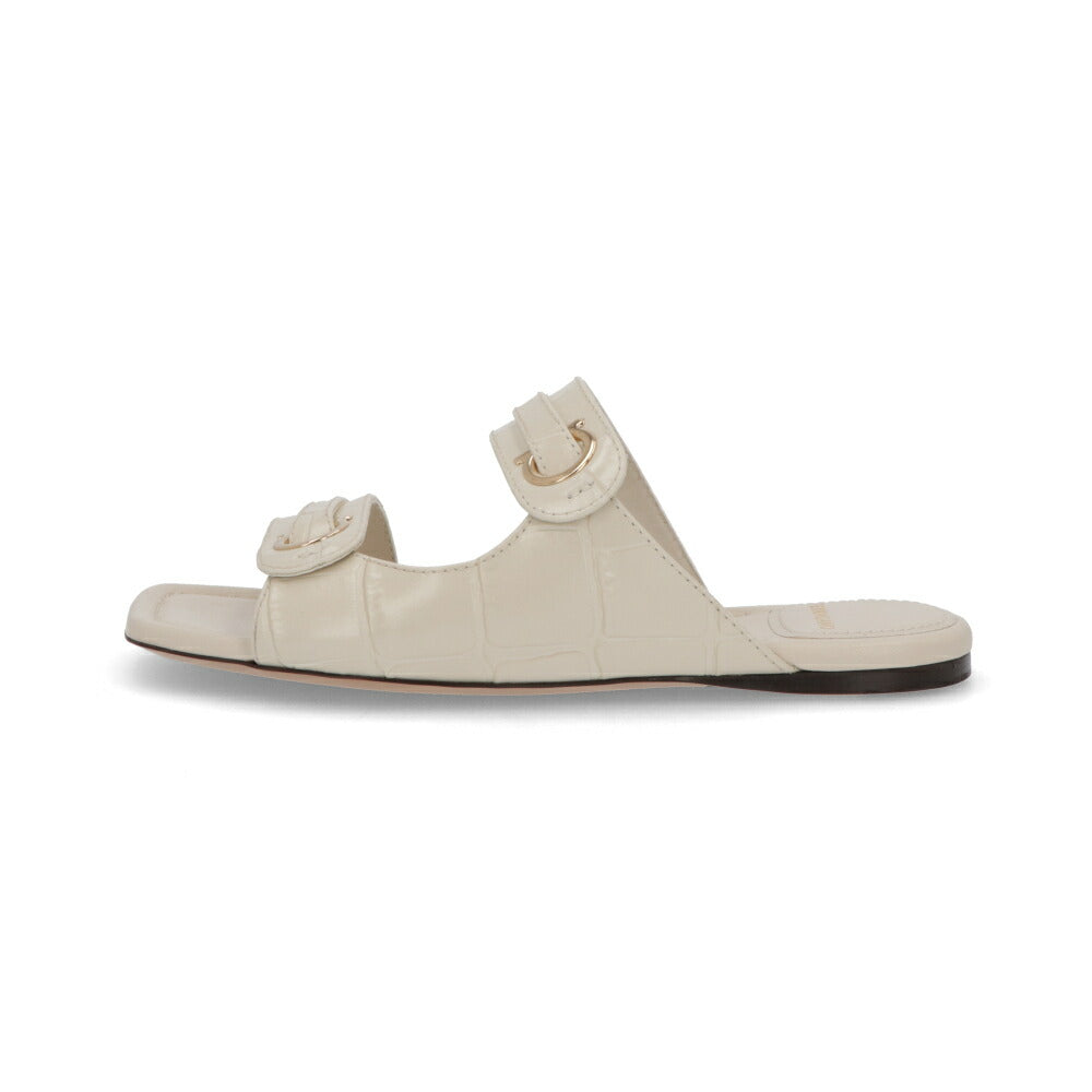 FERRAGAMO サンダル クリーム レザー フラットサンダル ガンチーニ ヒールなし KATE 774581