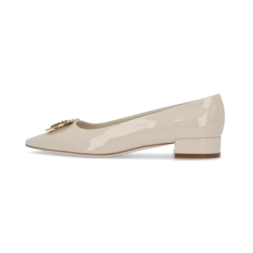 FERRAGAMO パンプス クリーム ポインテッドスクエアトゥ ガンチーニ VENERA 775262