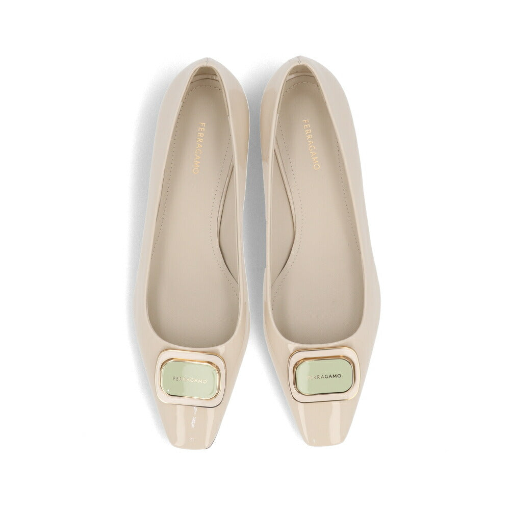 FERRAGAMO パンプス クリーム ポインテッドスクエアトゥ ガンチーニ VENERA 775262