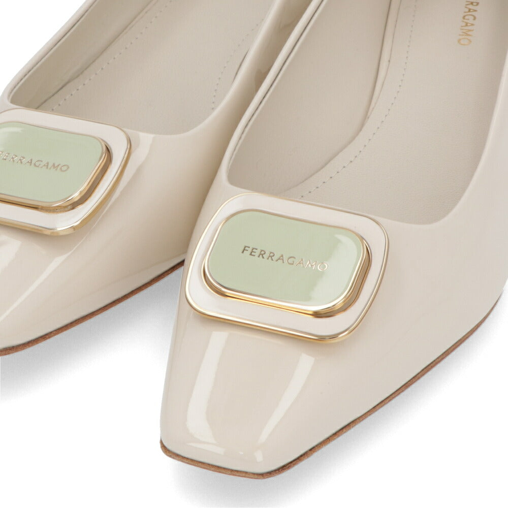 FERRAGAMO パンプス クリーム ポインテッドスクエアトゥ ガンチーニ VENERA 775262