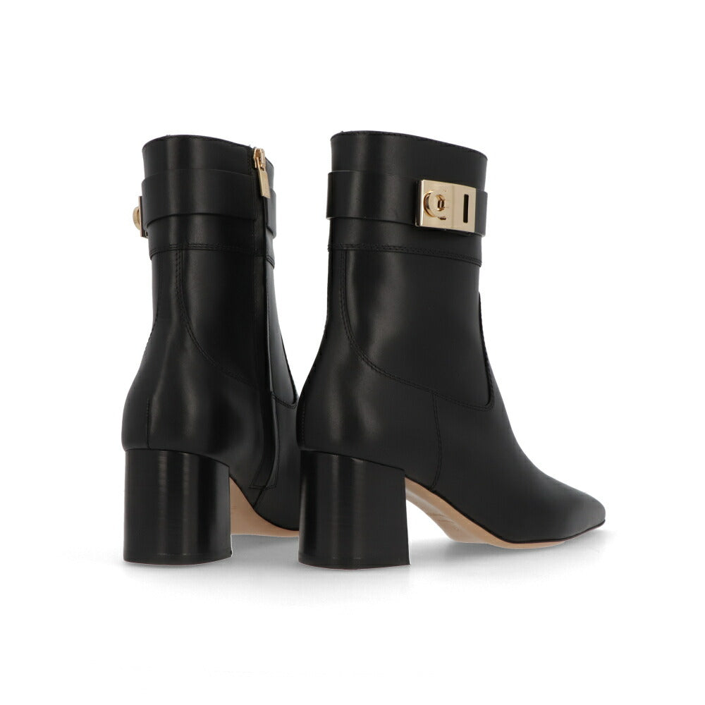 FERRAGAMO ブラック ガンチーニバックル アンクル丈 ポインテッドトゥ ショートブーツ ROL 60 775408