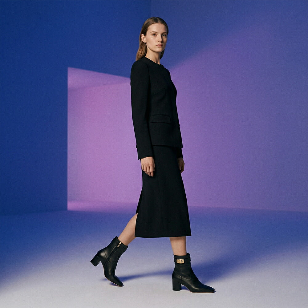 FERRAGAMO ブラック ガンチーニバックル アンクル丈 ポインテッドトゥ ショートブーツ ROL 60 775408