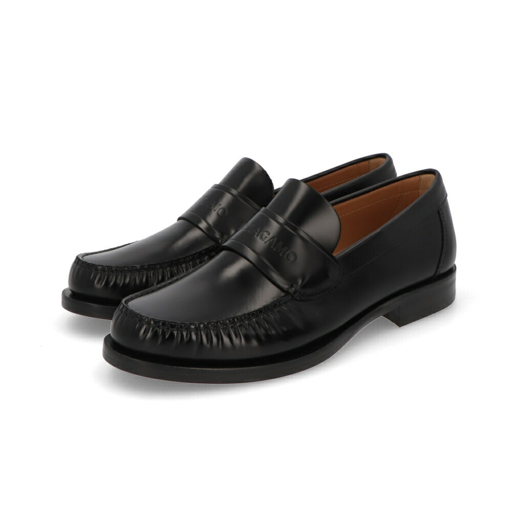 FERRAGAMO レザーシューズ ブラック カーフスキン ロゴ カジュアルシューズ ローファー M FILLMORE 762700