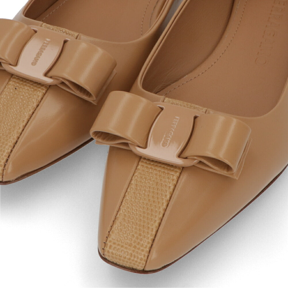 FERRAGAMO パンプス キャメル ヴァラ リボン バレエシューズ フラットシューズ SIWAR 775930