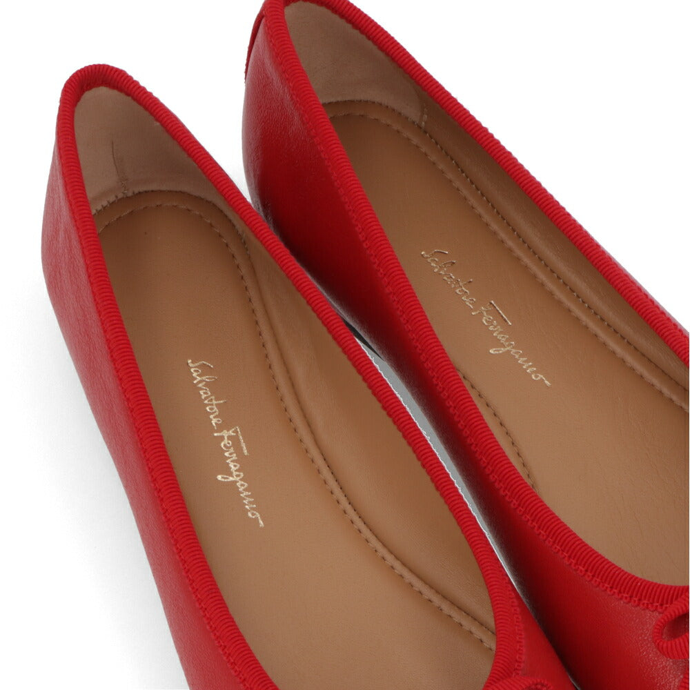FERRAGAMO パンプス レッド ラバー バレエシューズ リボン フラット 754015