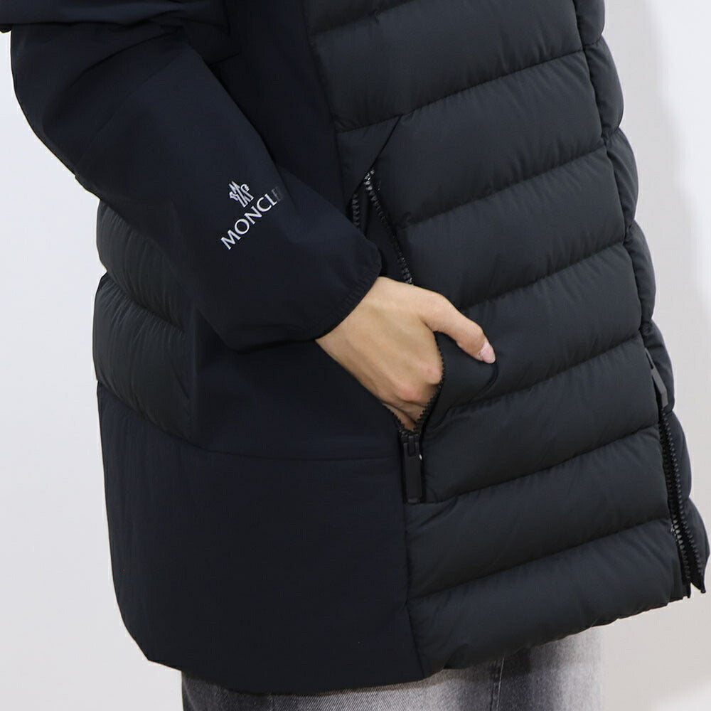 MONCLER ダウンウェア ブラック ダウン ナイロン ハーフ・ショート丈 1A00033 596IU