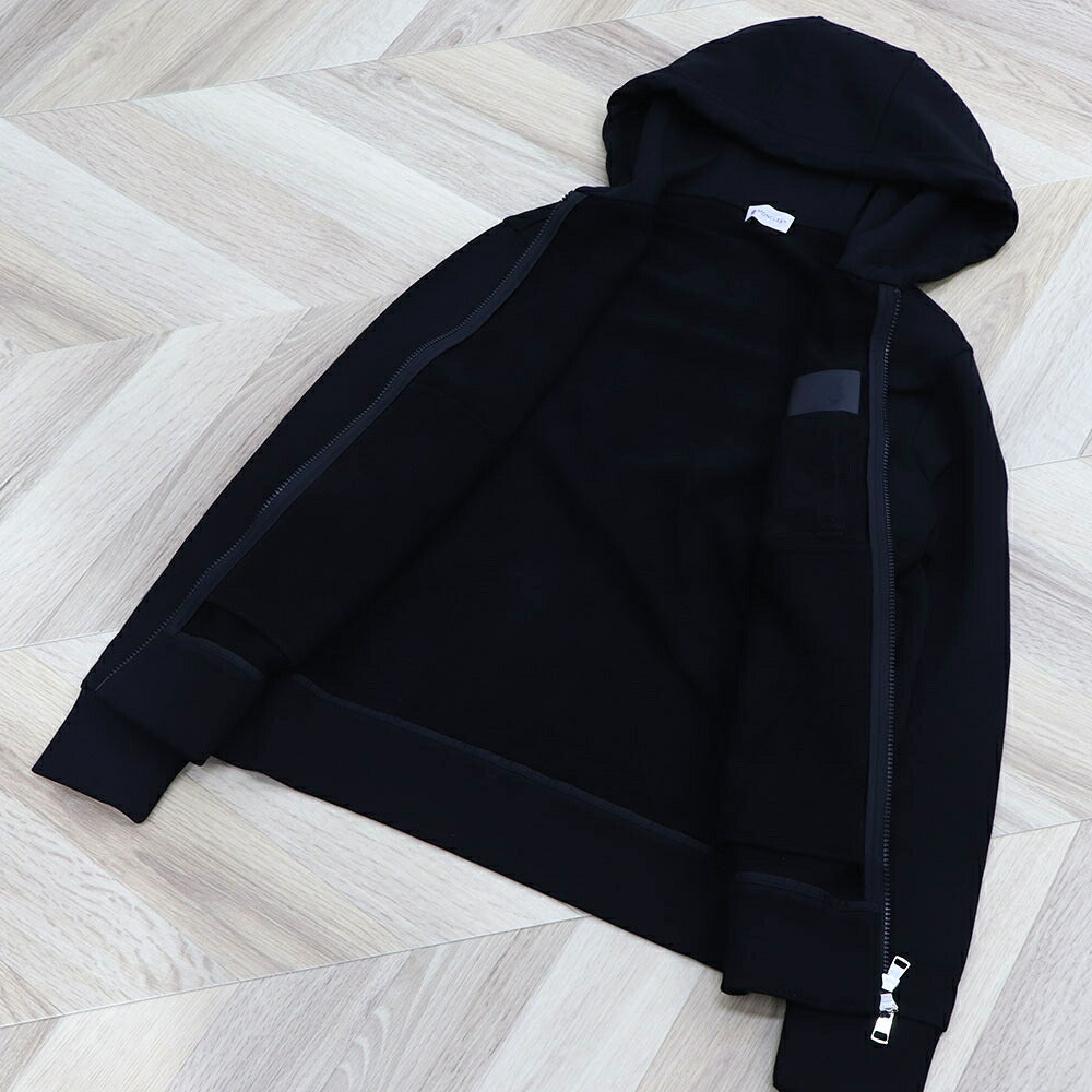 MONCLER トップス パーカー ブラック ワンポイント 8G00072 89A8F