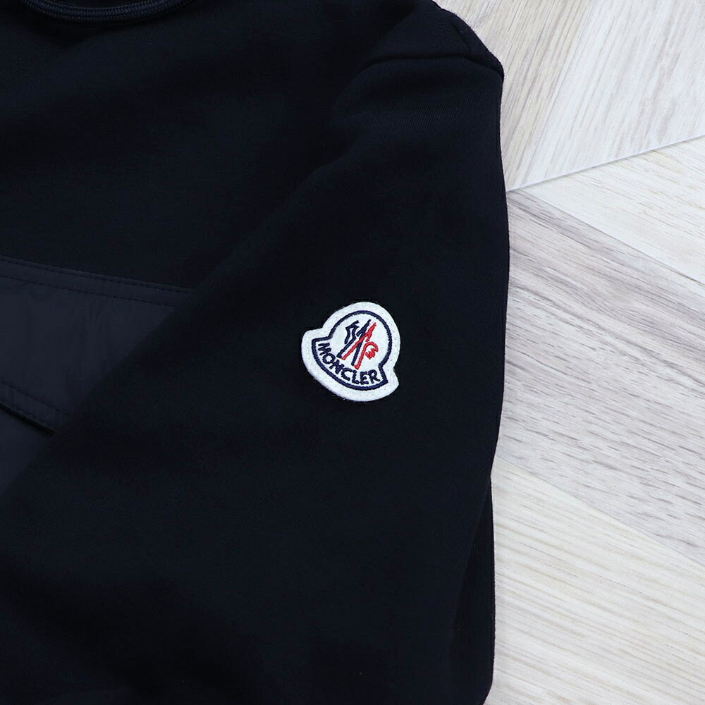 MONCLER トップス パーカー ブラック ワンポイント 8G00072 89A8F