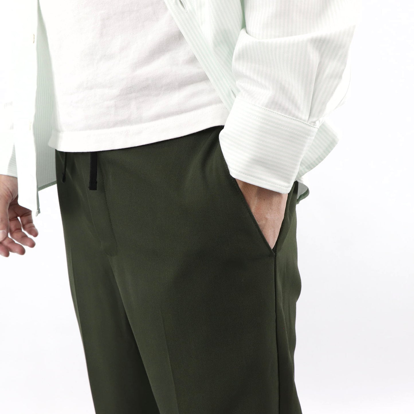 メゾン キツネ ボトムス テーパードパンツ メンズ ウール カーキ