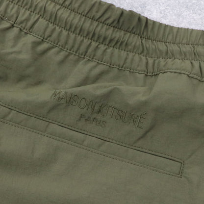 メゾン キツネ テーパードパンツ カーキ