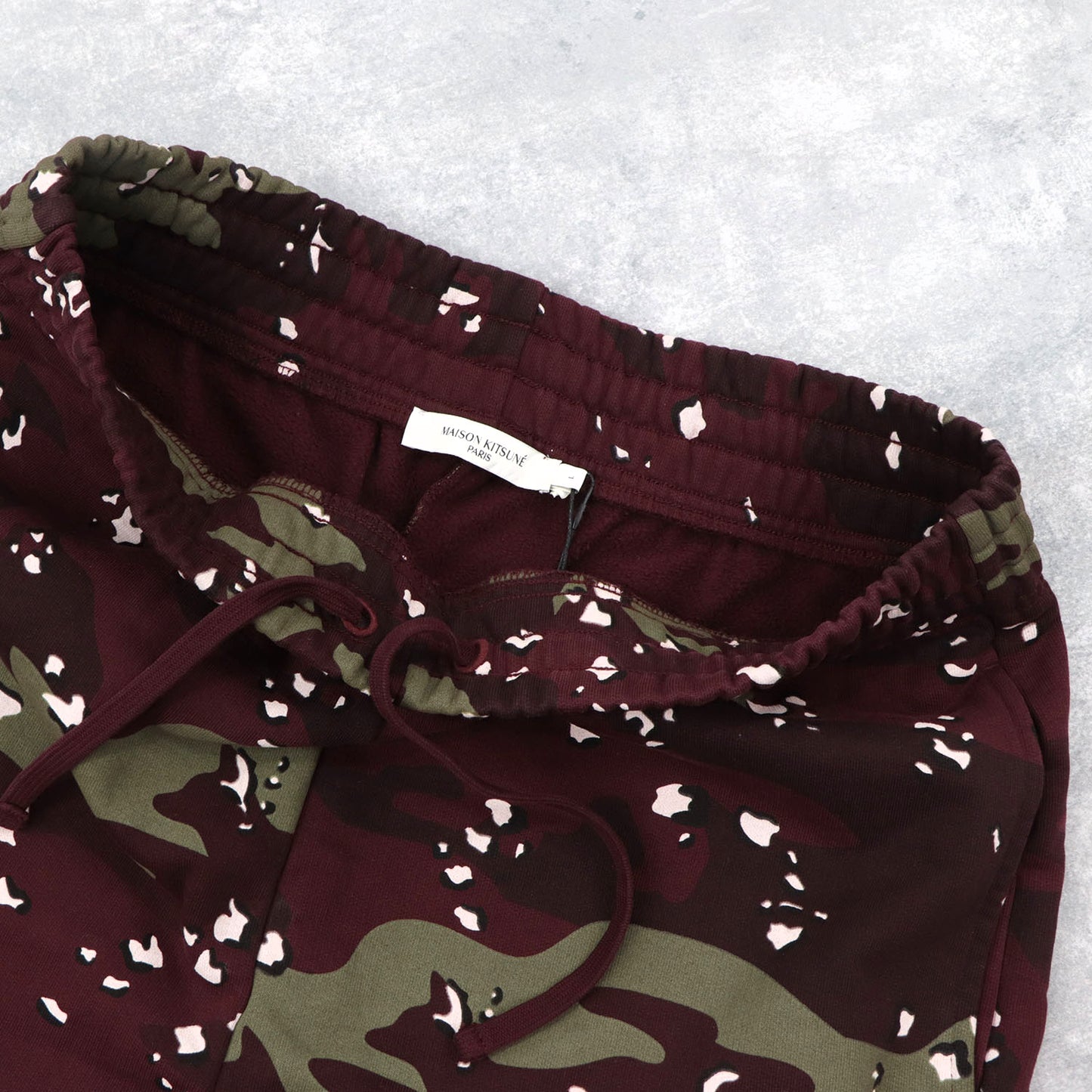 メゾン キツネ ボトムス JM01304KM0019 メンズ 迷彩