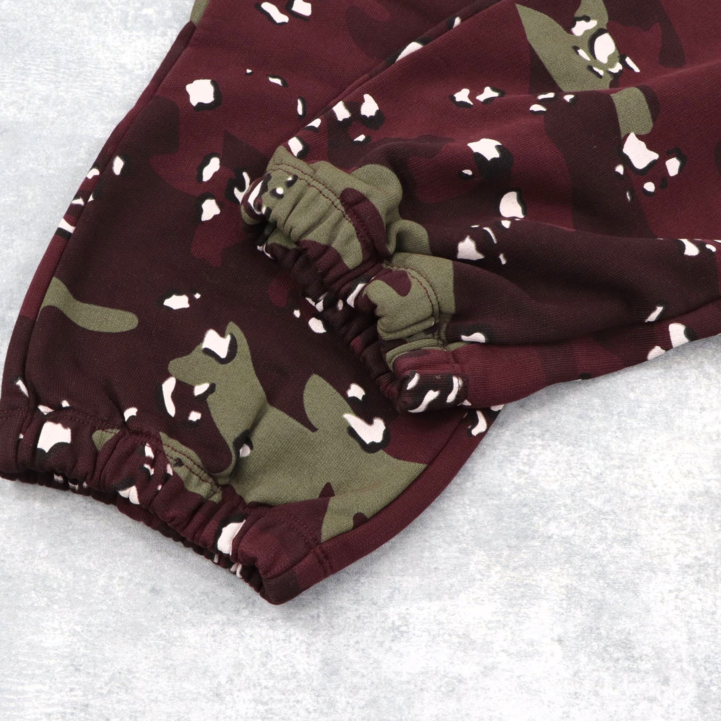 メゾン キツネ ボトムス JM01304KM0019 メンズ 迷彩