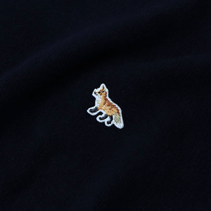 MAISON KITSUNE ニット ベージュ ネイビー ベイビーフォックス パッチ HM00502KT1006