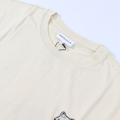 メゾン キツネ MAISON KITSUNE トップス Tシャツ・カットソー メンズ クリーム ライトグリーン フォックスパッチ コットン 無地 ワンポイント 半袖 クルーネック 半袖 LM00107KJ0119