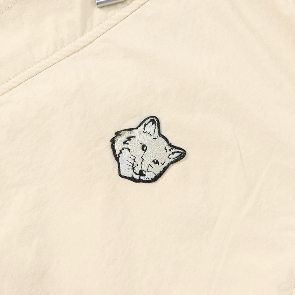 メゾン キツネ MAISON KITSUNE アウター ジャケット・ブルゾン メンズ CLASSIC FOX PATCH WINDBREAKER ベージュ フォックスパッチ ウィンドブレーカー 無地 ワンポイント フード MM02228WQ0072