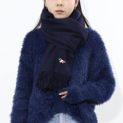 メゾン キツネ MAISON KITSUNE マフラー・ストール・スカーフ マフラー ユニセックス WOOL SCARF ネイビー トリコロールフォックスパッチ 無地 ワンポイント シンプル フリンジ FU06206BT3004