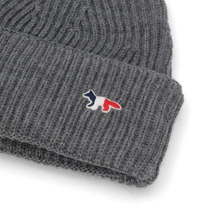 メゾン キツネ MAISON KITSUNE 帽子 ニット帽 ユニセックス TRICOLOR FOX グレージュ フトリコロールフォックスパッチ ワンポイント ウール シンプル 無地 ビーニー DU06120KT1022