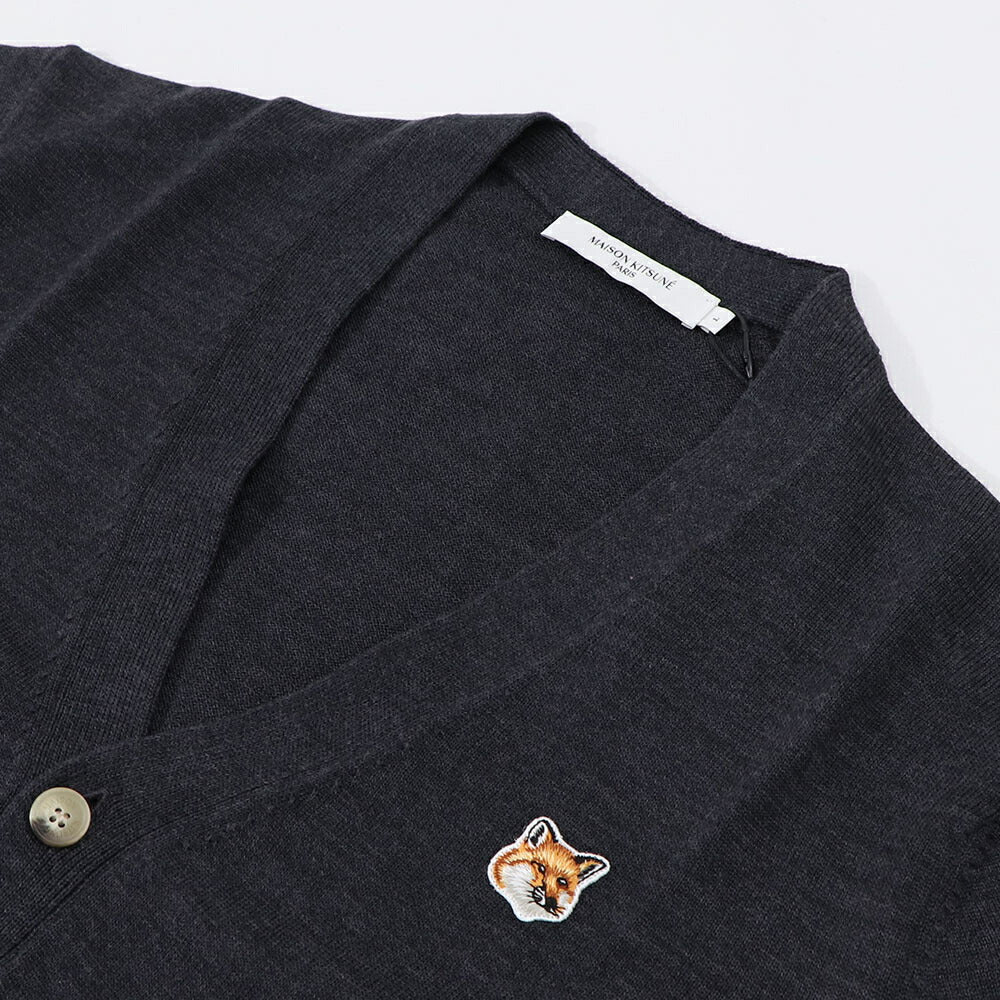 メゾン キツネ MAISON KITSUNE トップス カーディガン・ボレロ レディース FOX HEAD PATCH CLASSIC CARDIGAN グレーメランジ ベージュメランジ ネイビー フォックスパッチ ウール 無地 ワンポイント 長袖 GU00542KT1036