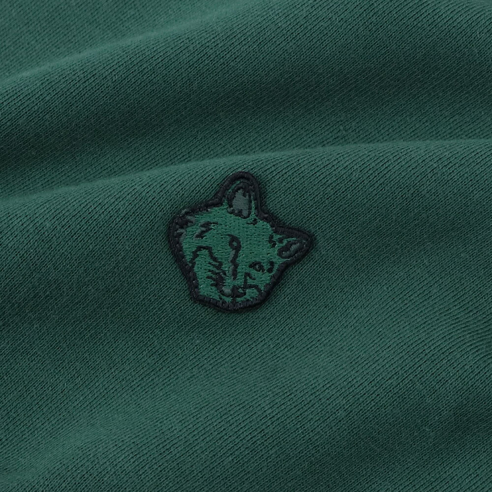 メゾン キツネ MAISON KITSUNE トップス スウェット・パーカー ユニセックス BOLD FOX HEAD PATCH COMFORT HOODIE ボトルグリーン フォックスパッチ フーディ コットン 無地 ワンポイント 長袖 プルオーバー LM00703KM0307
