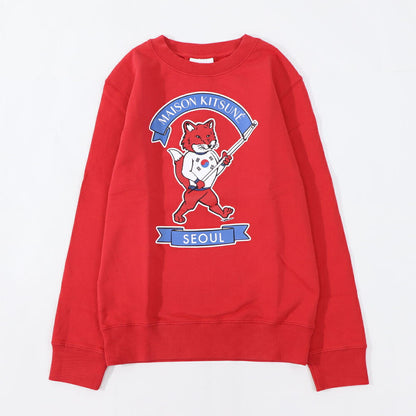 メゾン キツネ MAISON KITSUNE トップス スウェット・トレーナー レディース  レッド ロゴ キツネ 長袖 クルーネック 韓国 ソウル SPGALM00302