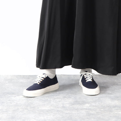 メゾン キツネ MAISON KITSUNE スニーカー ローカット CU04706WW9000 P480 キャンバス ユニセックス ネイビー 新品