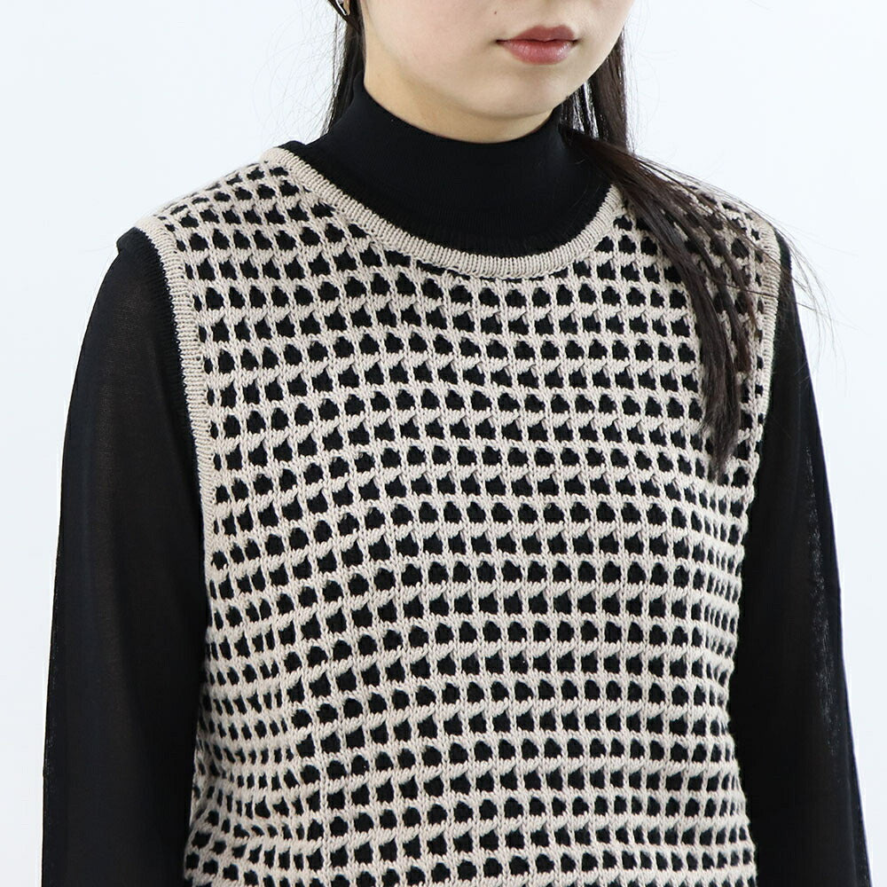 Max Mara ベスト ブラック系 ニットベスト 鍵編み 29356021
