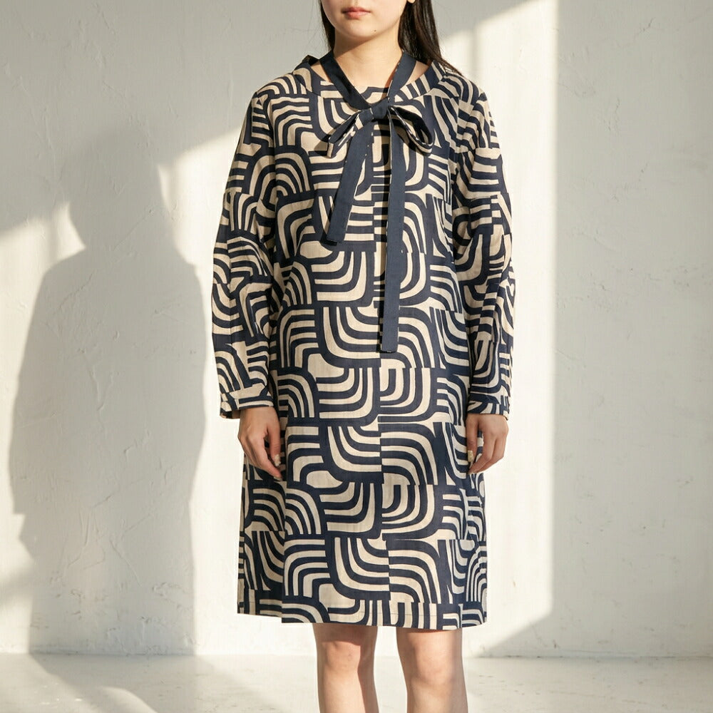 Max Mara ワンピース ネイビー Aライン ボウタイ 幾何学模様 19221233