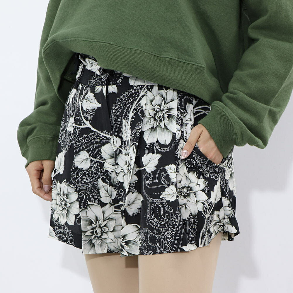PINKO ショートパンツ ブラック 花柄 モノクロ 1Q10C3-A01E