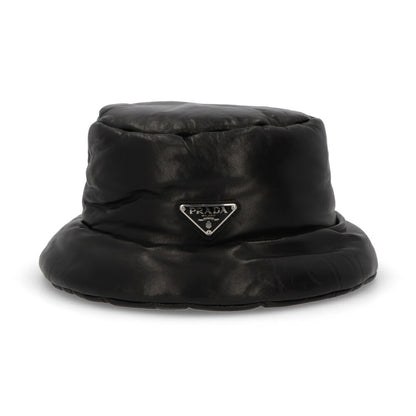 PRADA ブラック ナッパレザー バケットハット ロゴ 1HC248
