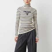 PRADA ニット オフホワイト×ネイビー ボーダー タートルネック P26451 11J5