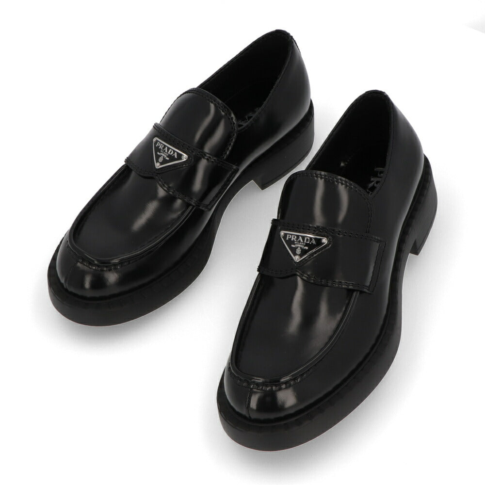 PRADA ブラック 革靴 トライアングルロゴメタル ローファー 2DE127 055
