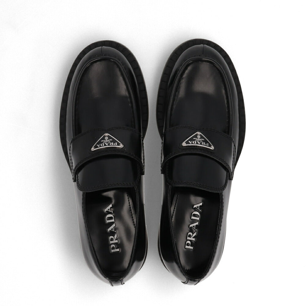 PRADA ブラック 革靴 トライアングルロゴメタル ローファー 2DE127 055