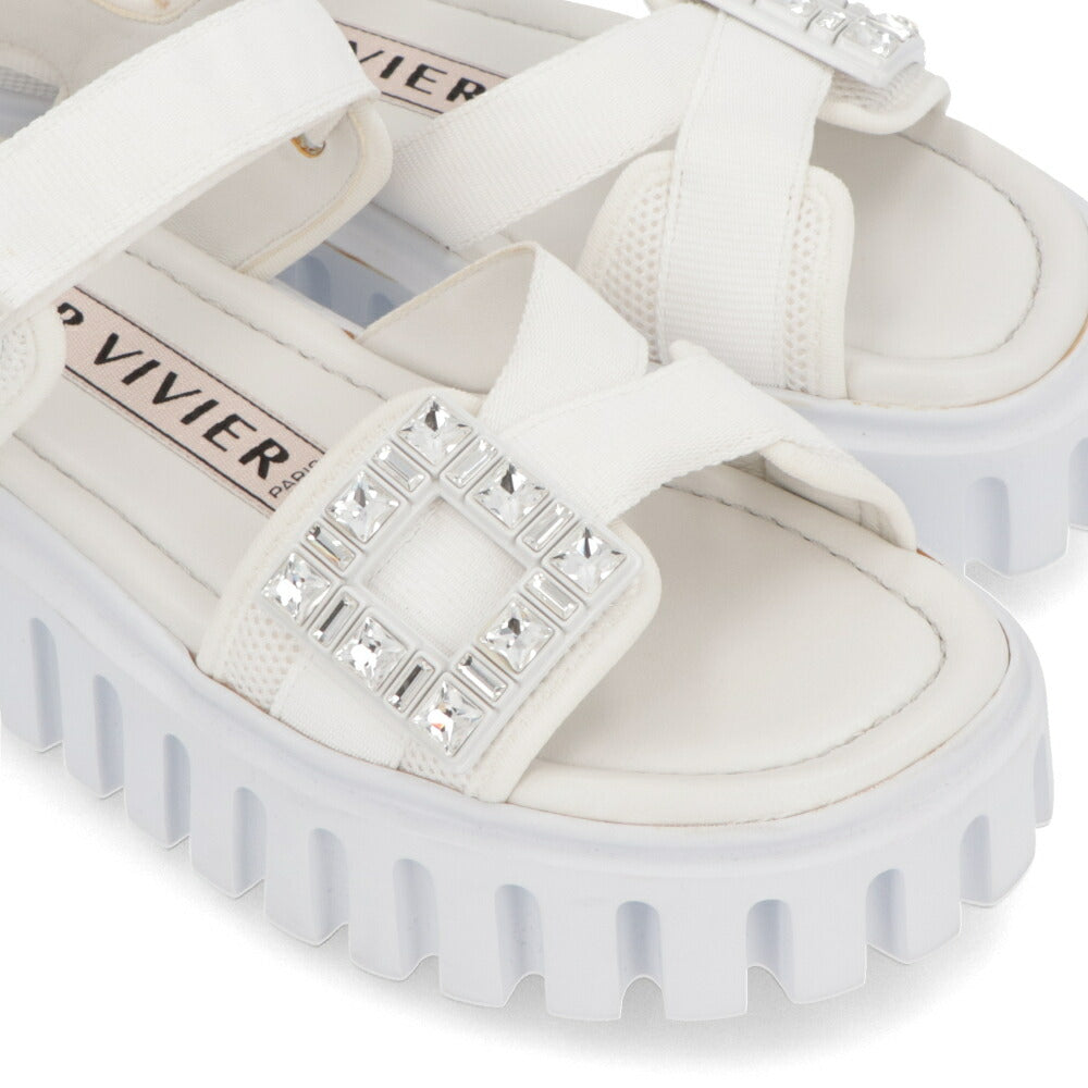 Roger Vivier ロジェ ヴィヴィエ サンダル ホワイト ストラスバックル ストラップ 軽量 ヒールあり RVW70637560T58