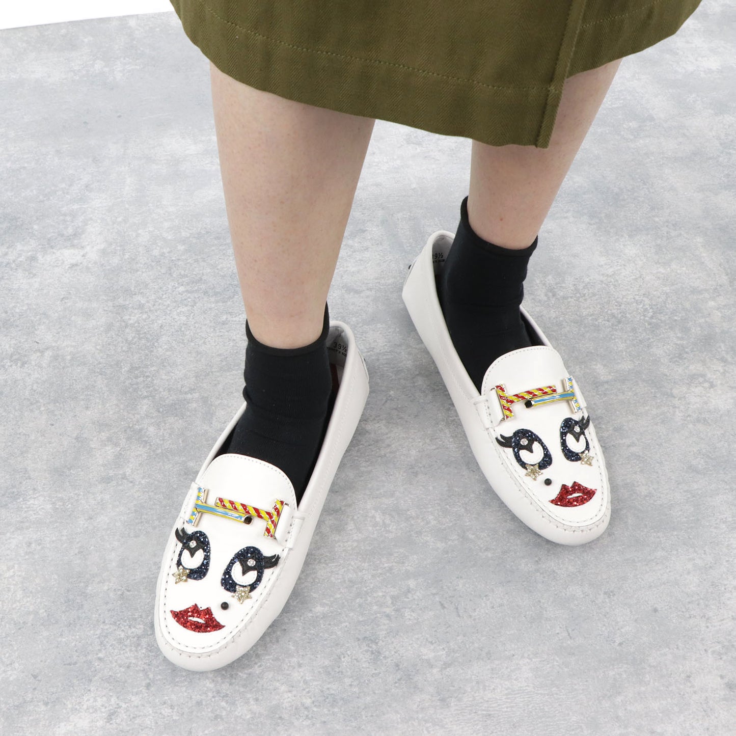 トッズ シューズ レザーシューズ ローファー レディース ホワイト ゴンミーニ モカシン ドライビングシューズ ダブル Tバックル XXW00G0V880HWE