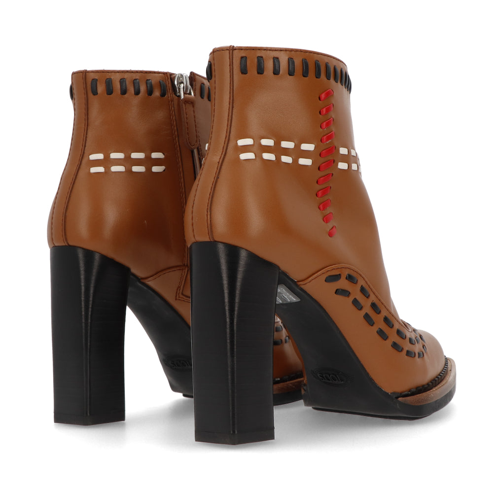 TOD’S ショートブーツ ブラウン ハイヒール ブロックヒール