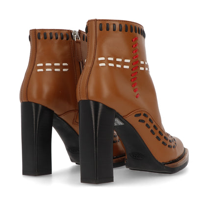 TOD’S ショートブーツ ブラウン ハイヒール ブロックヒール