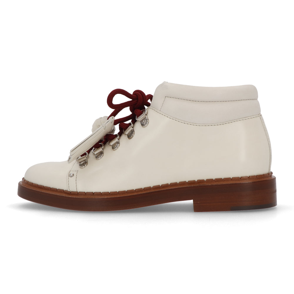 TOD’S ショートブーツ アイボリー レザー レースアップ