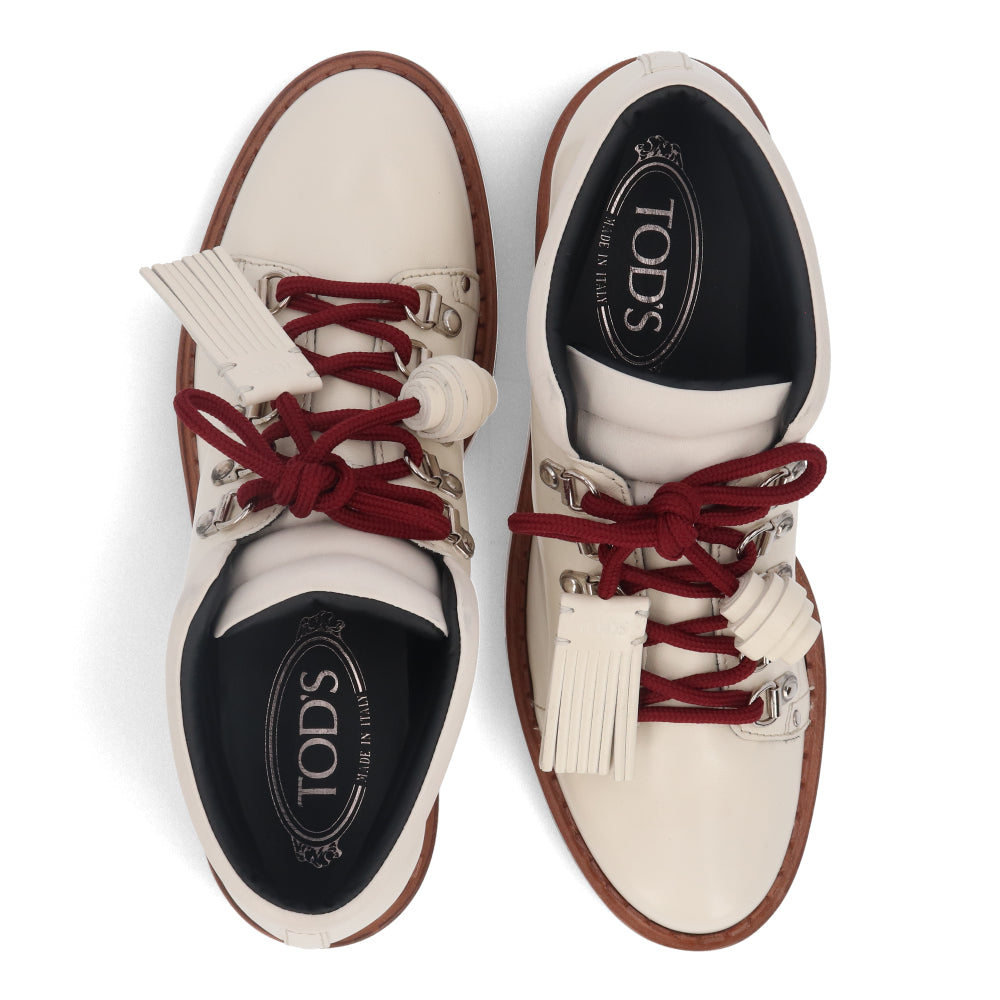 TOD’S ショートブーツ アイボリー レザー レースアップ
